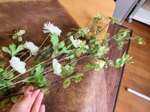 プリマの人工観葉植物「ドウダンツツジ」と「ラナンキュラス」