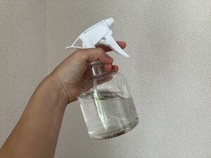 葉水用の霧吹き