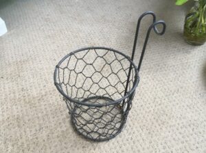 100均のワイヤーバスケット